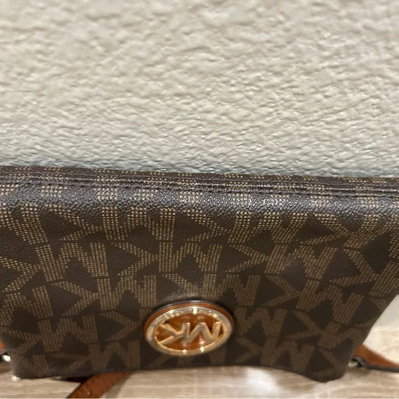 Michael Kors Signature Brown Logo Bag - Picture 12 of 13